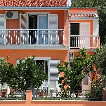 In With Sea View, Terrace, Air Conditioning, Wifi 849-3 דירה פודגורה